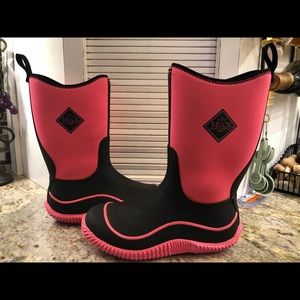 Kids pink Muck boots size 3